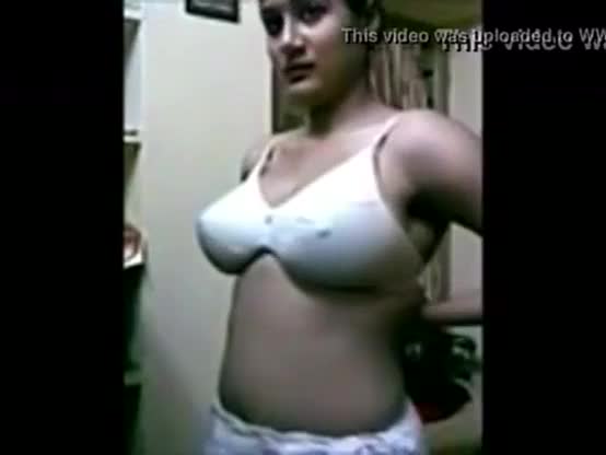 Indiantamil housewife boobs